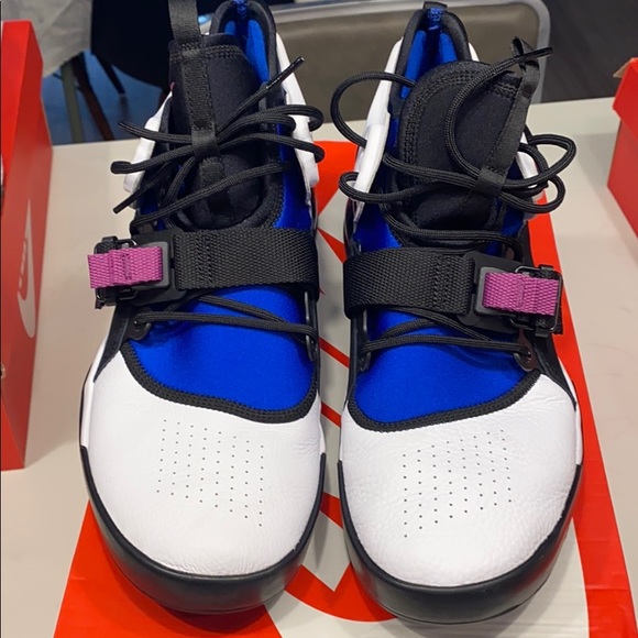 Like new Nike Air Force 270 - Picture 1 of 5